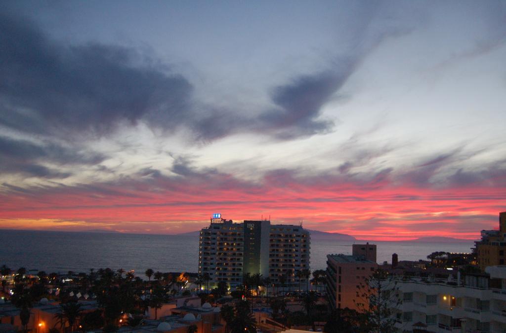 Apartamentos Borinquen Playa de las Americas  Exteriör bild